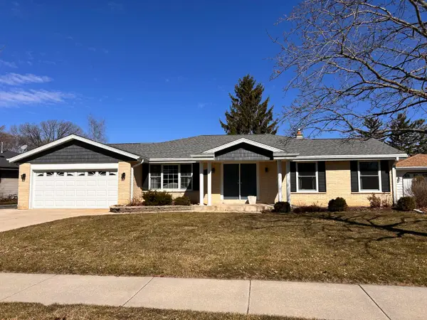 12212 Sheridan Rd, Pleasant Prairie, WI 53158