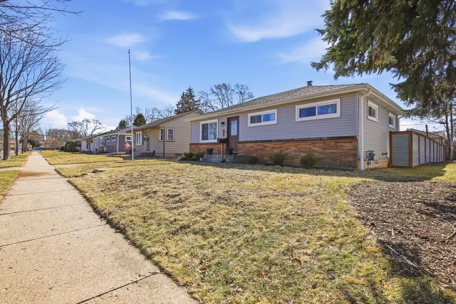 12212 Sheridan Rd, Pleasant Prairie, WI 53158 - #2