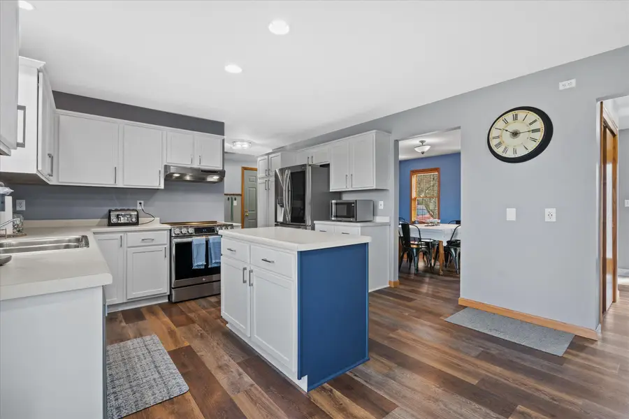 504 Fairview Cir, Waterford, WI 53185 - #3