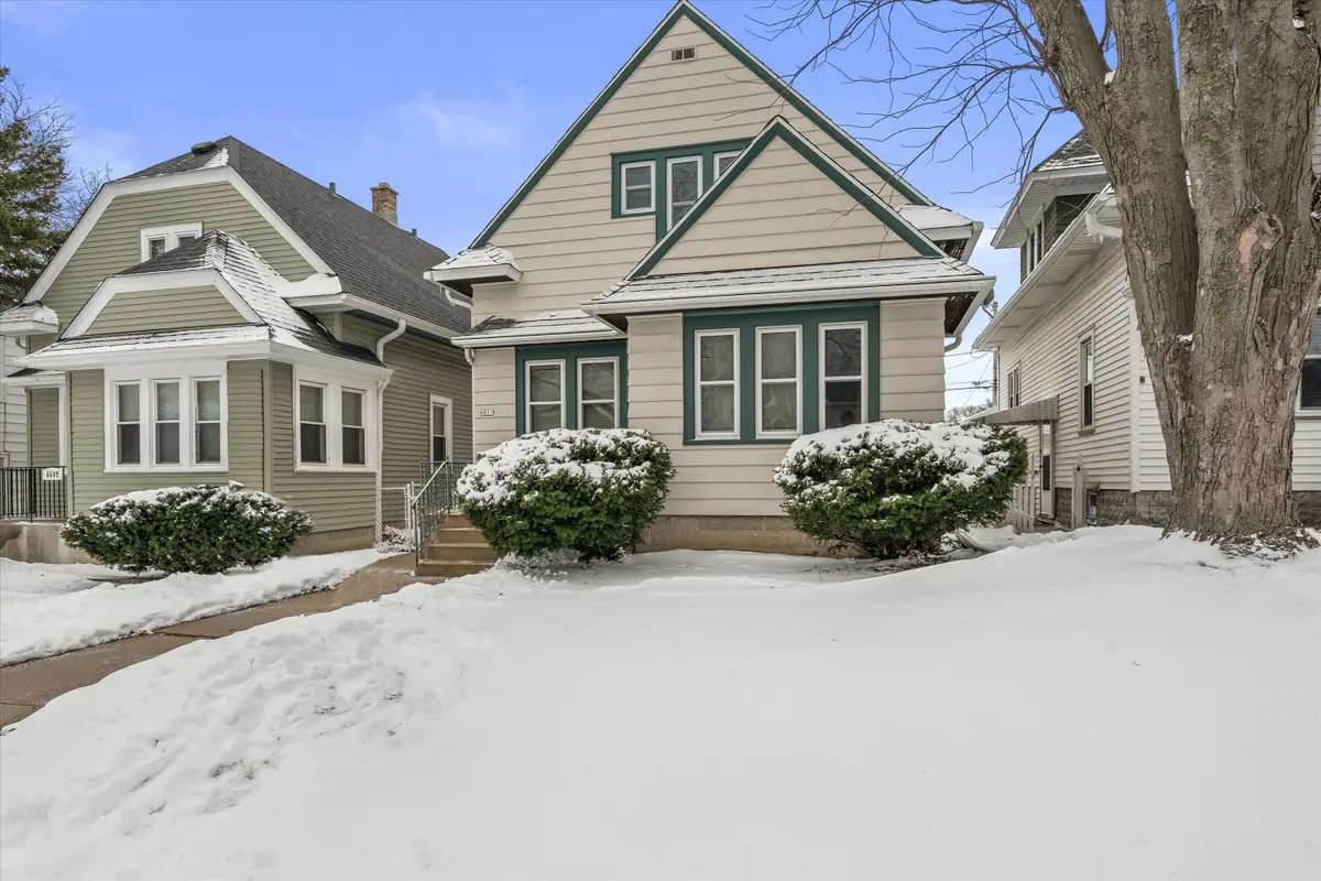 6611 W Moltke Ave, Milwaukee, WI 53210 - #1