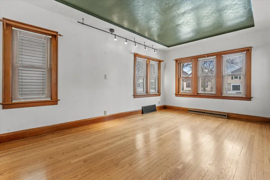 6611 W Moltke Ave, Milwaukee, WI 53210 - #3