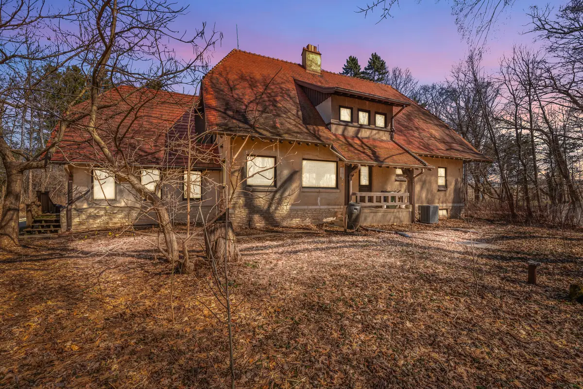 6789 N Elm Tree Rd, Glendale, WI 53217 - #1