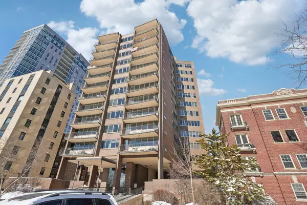 1919 N Summit Ave, Milwaukee, WI 53202