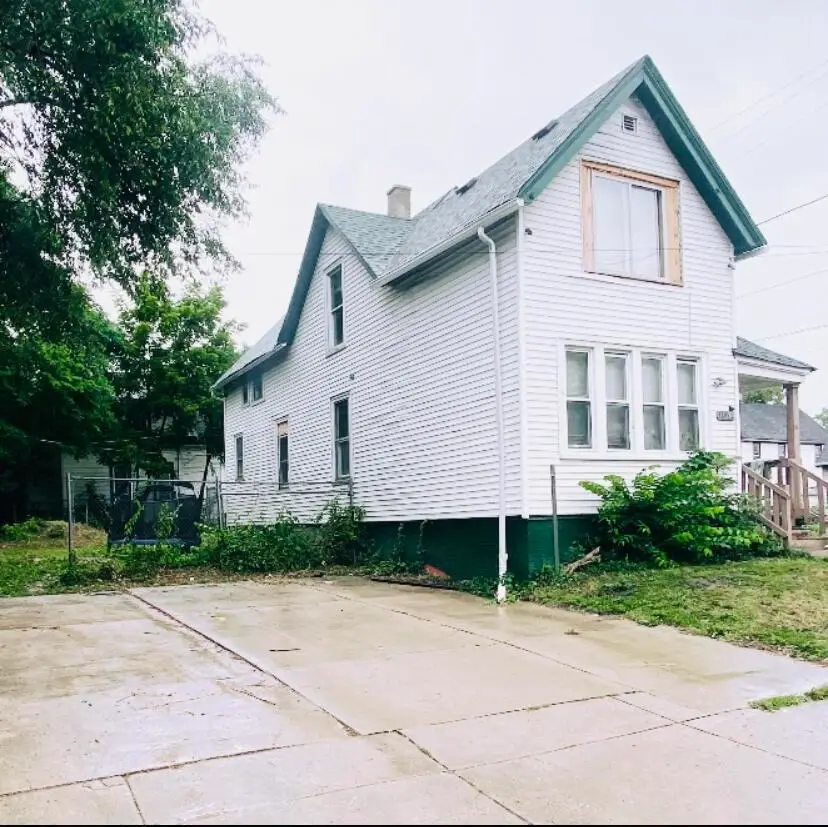 1120 W Chambers St, Milwaukee, WI 53206 - #1