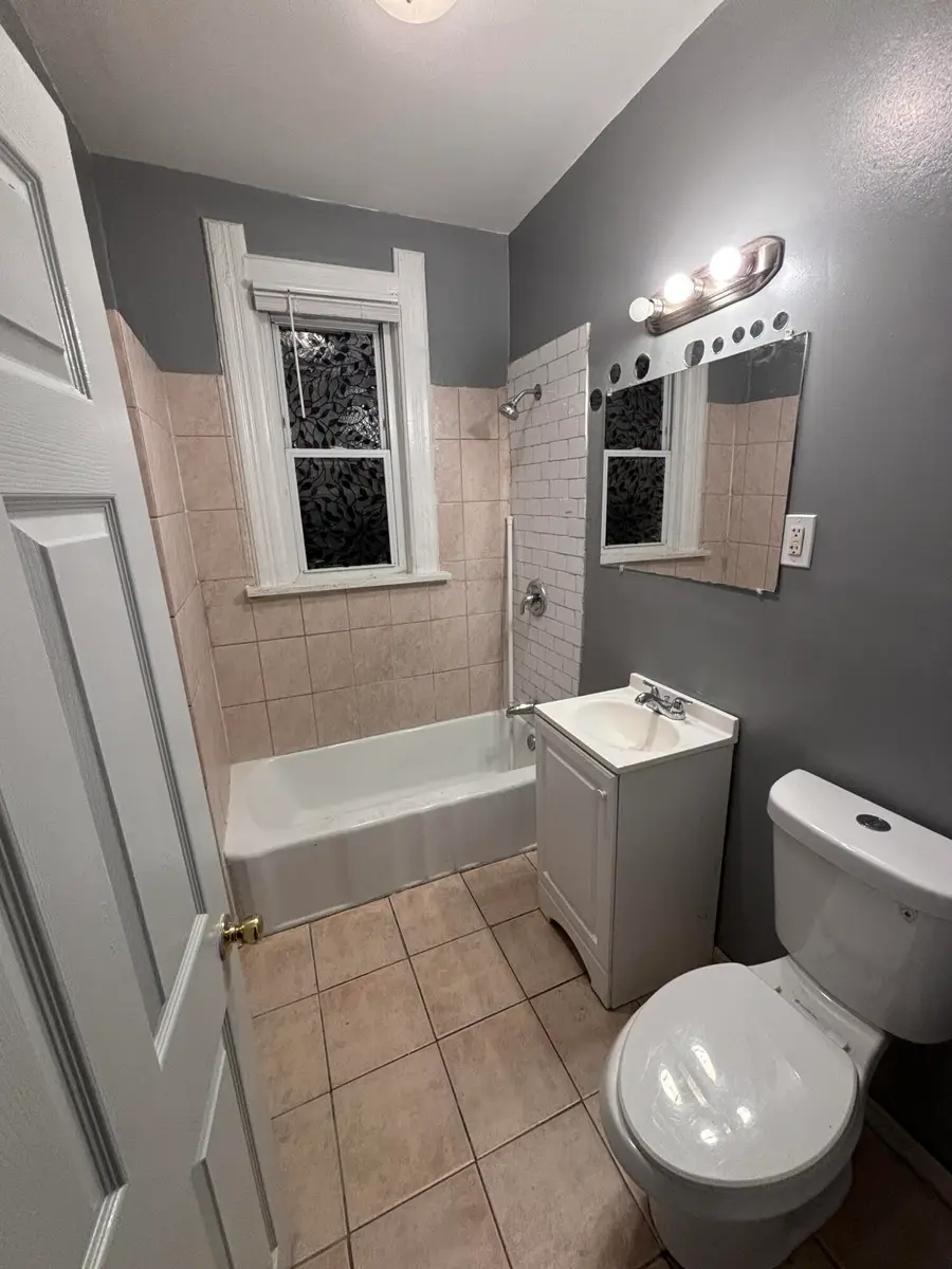 1120 W Chambers St, Milwaukee, WI 53206 - #2