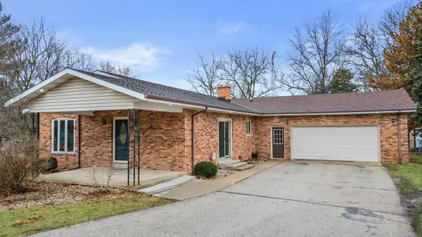 403 Elkhorn Rd, Eagle, WI 53119