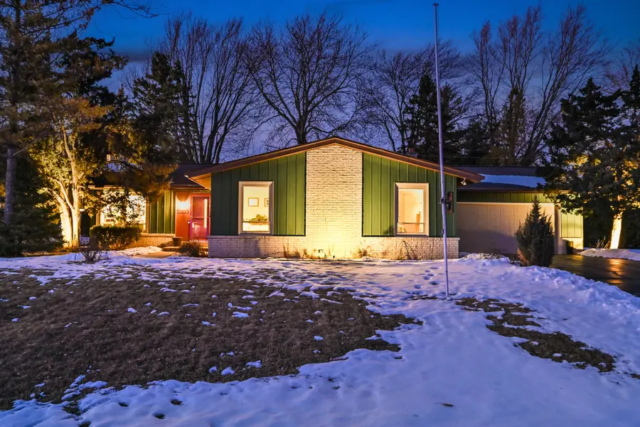 13500 W Old Oak Ln, New Berlin, WI 53151 - #3