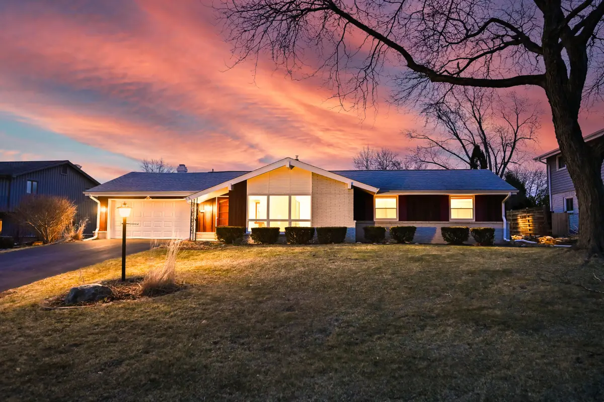 2868 N 118th St, Wauwatosa, WI 53222 - #1