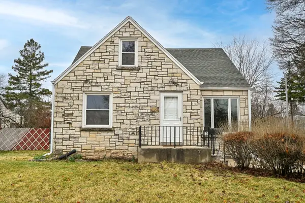 3701 S 88th St, Milwaukee, WI 53228