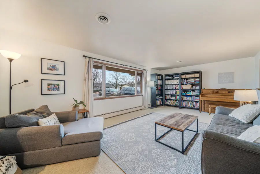 818 Huron Ave, Oostburg, WI 53070 - #3