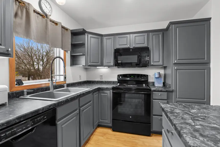 210 Kettle Ridge Cir, Glenbeulah, WI 53023 - #3