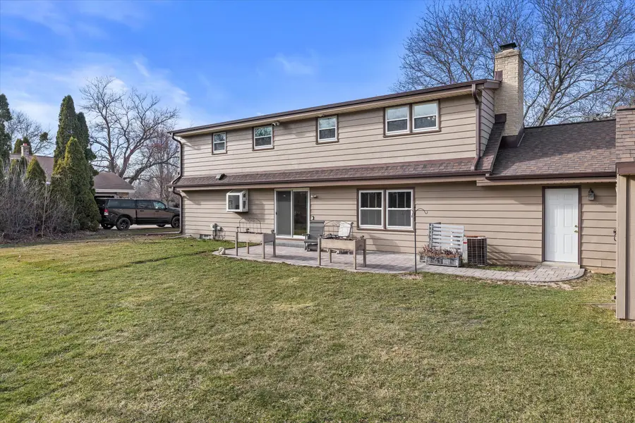 10235 W Cascade Dr, Franklin, WI 53132 - #3