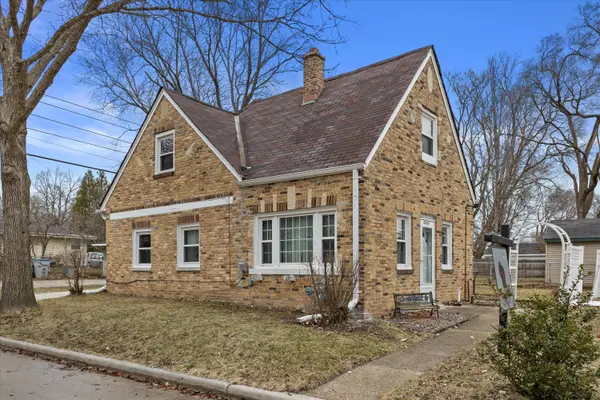 6307 N 104th St, Milwaukee, WI 53225