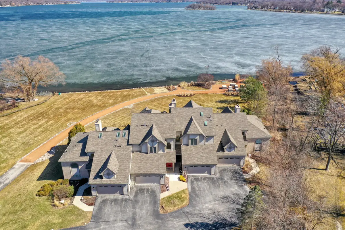 N24W30375 Crystal Springs Dr, Delafield, WI 53072 - #1