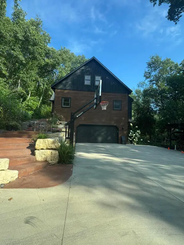 N6587 Mccurdy Rd, Onalaska, WI 54636