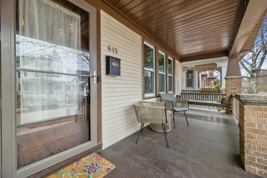 615 E Otjen St, Milwaukee, WI 53207 - #3