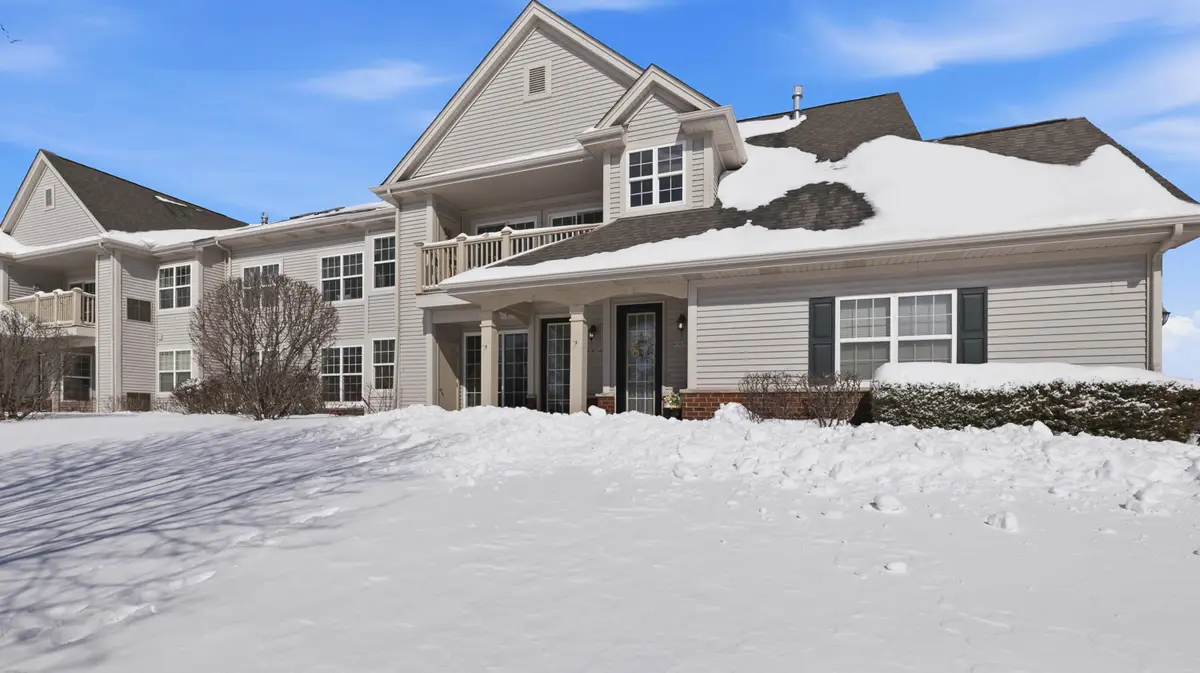 W206N16704 Blackberry Cir, Jackson, WI 53037 - #1