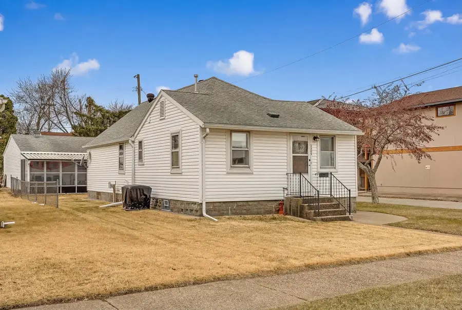 2500 17th St S, La Crosse, WI 54601 - #2