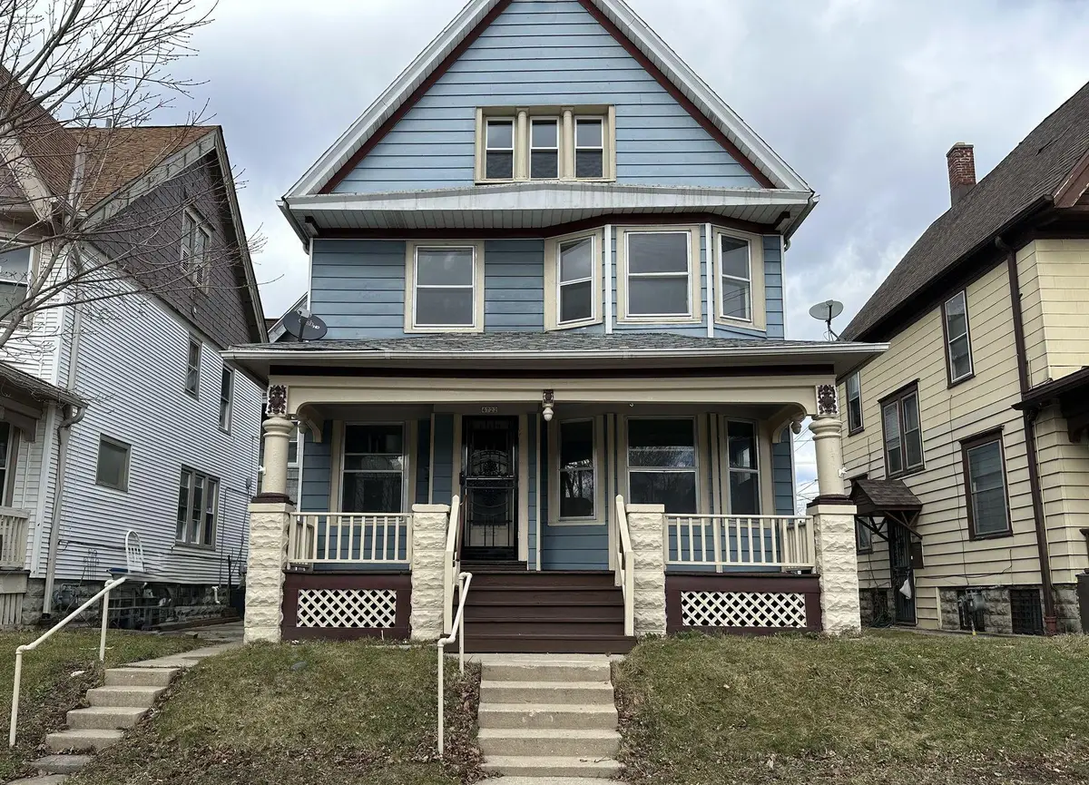 4722 W Garfield Ave, Milwaukee, WI 53208 - #1