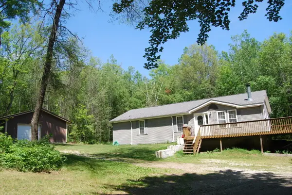 N11490 Nelson Rd, Athelstane, WI 54177