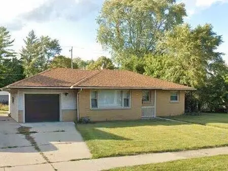 7200 W Grantosa Dr, Milwaukee, WI 53218 - #1
