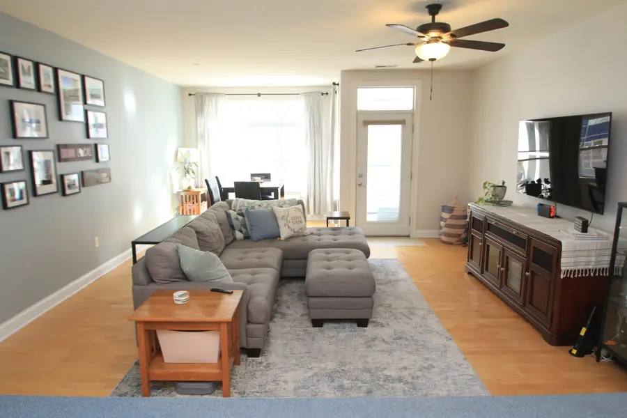 1915 N Water St, Milwaukee, WI 53202 - #3