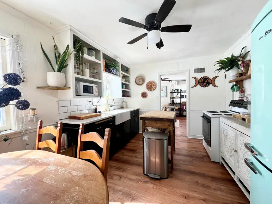 160 W Crawford Ave, Milwaukee, WI 53207 - #2