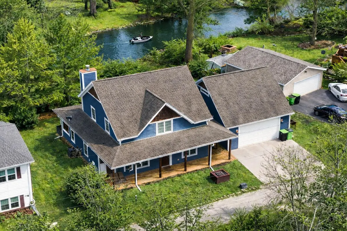 6621 Heidelberg Cir, Waterford, WI 53185 - #1