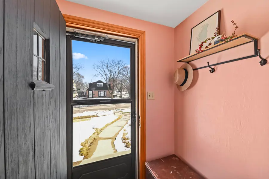 2877 S 46th St, Milwaukee, WI 53219 - #2