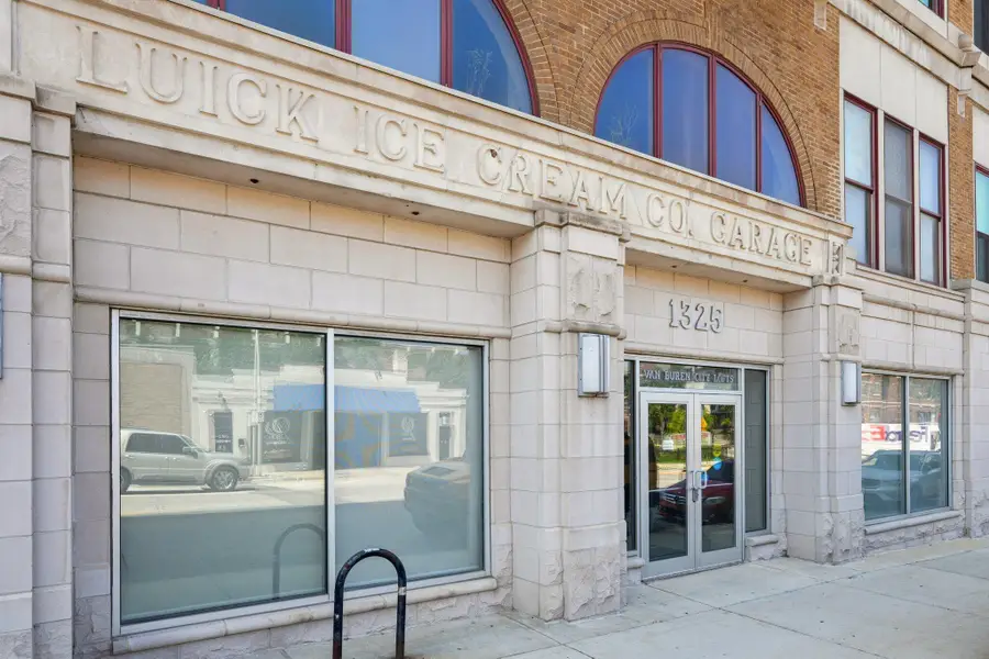 1325 N Van Buren St, Milwaukee, WI 53202 - #3