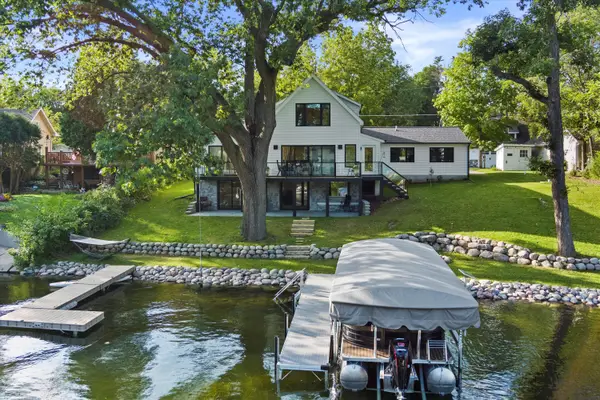 W345N5746 Road G, Oconomowoc, WI 53066