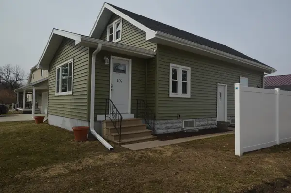 109 Roberts St W, Holmen, WI 54636