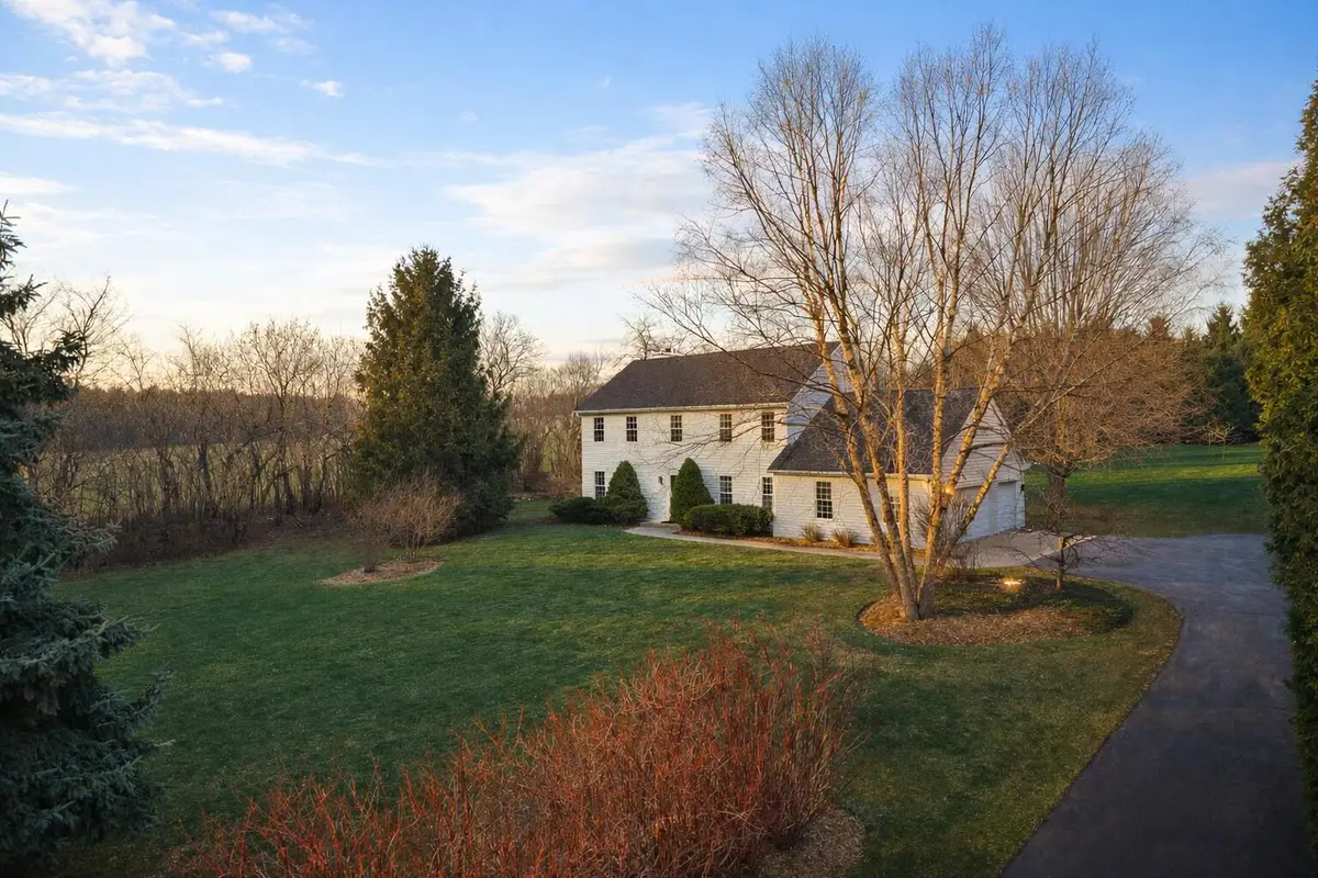 W254S7310 Glenview Dr, Vernon, WI 53189 - #1