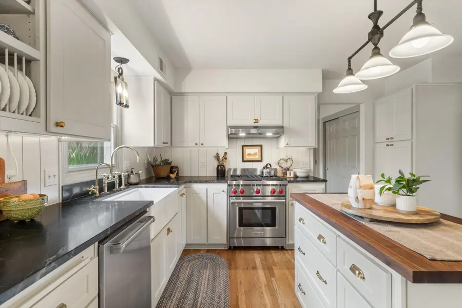 W254S7310 Glenview Dr, Vernon, WI 53189 - #2