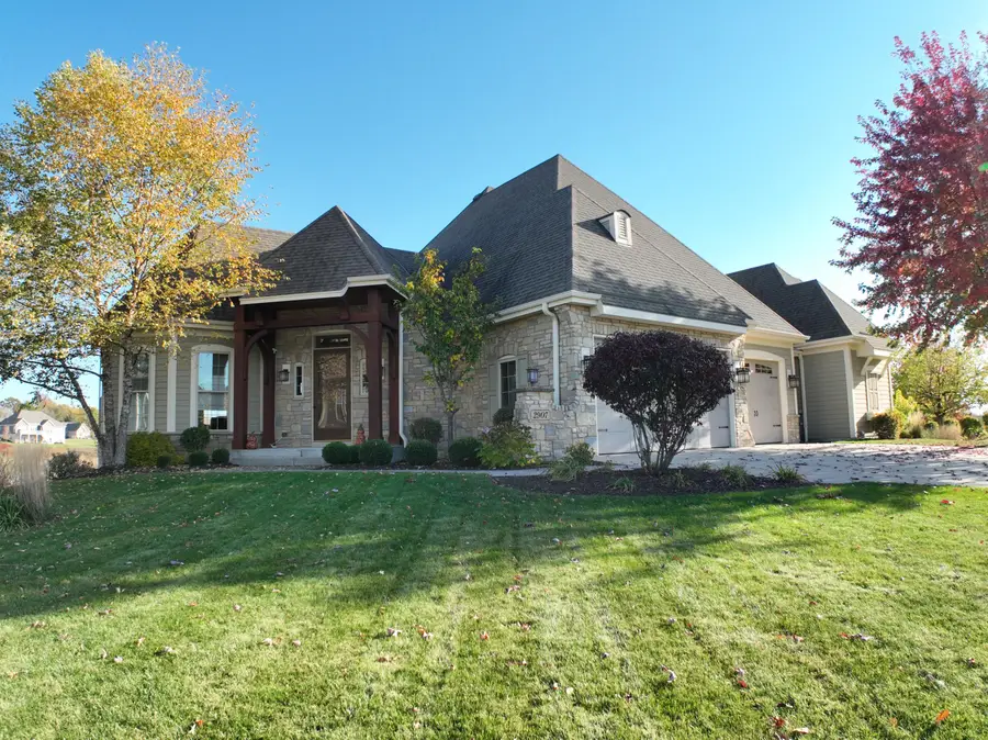 2907 Broken Arrow Ct, Waukesha, WI 53189 - #2