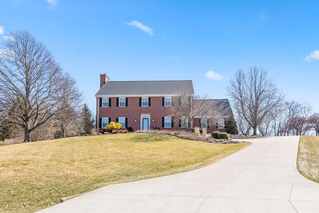 W235S4478 Amber Ct, Waukesha, WI 53189 - #1