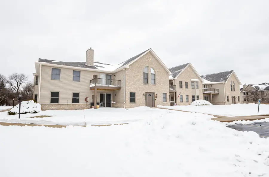 930 Oconomowoc Pkwy, Oconomowoc, WI 53066 - #3