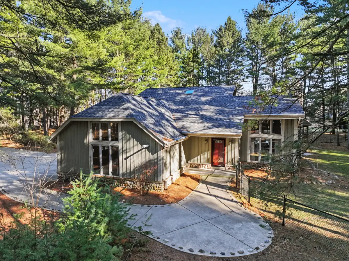 540 Mccarthy Dr S, Erin, WI 53027 - #1