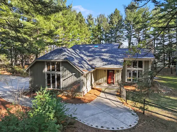 540 Mccarthy Dr S, Erin, WI 53027