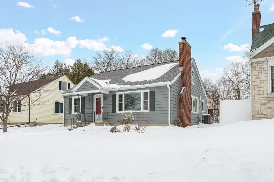 911 Harvey Ave, Watertown, WI 53094 - #3