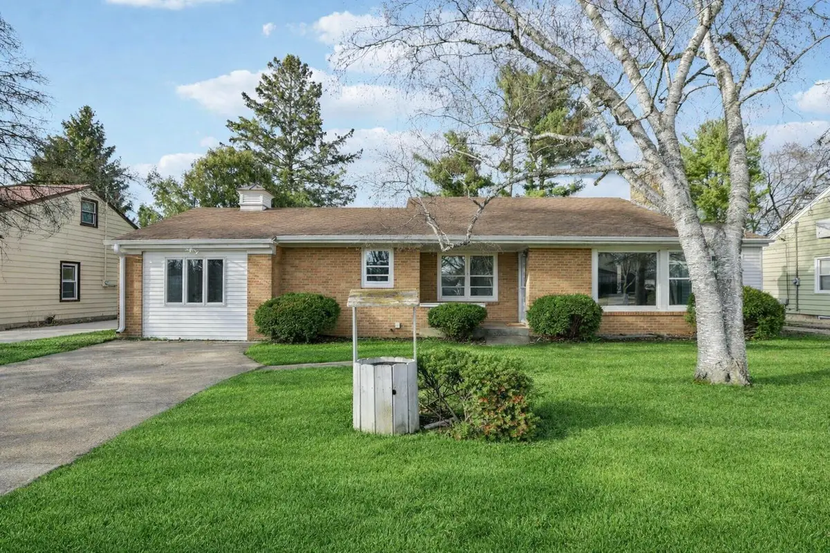 1939 Jackson St, Beloit, WI 53511 - #1