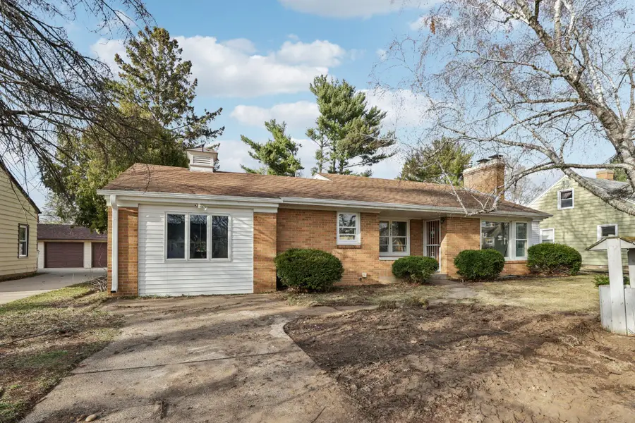 1939 Jackson St, Beloit, WI 53511 - #2