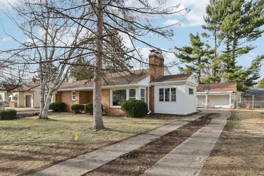 1939 Jackson St, Beloit, WI 53511 - #3