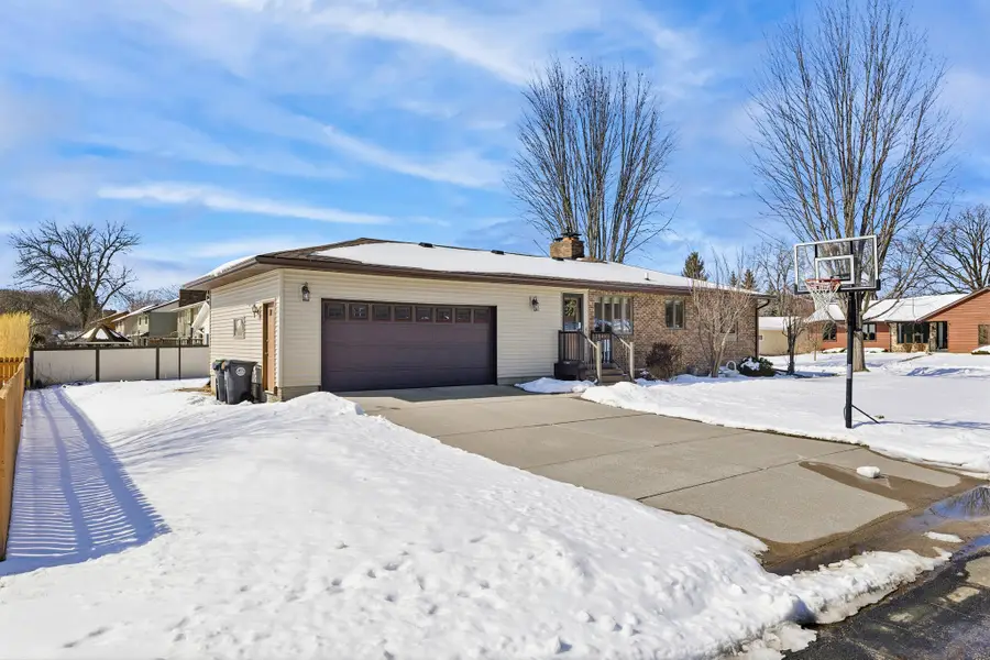 3336 Fairchild St E, La Crosse, WI 54601 - #3