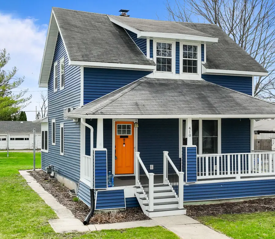 410 E Geneva St, Delavan, WI 53115 - #2