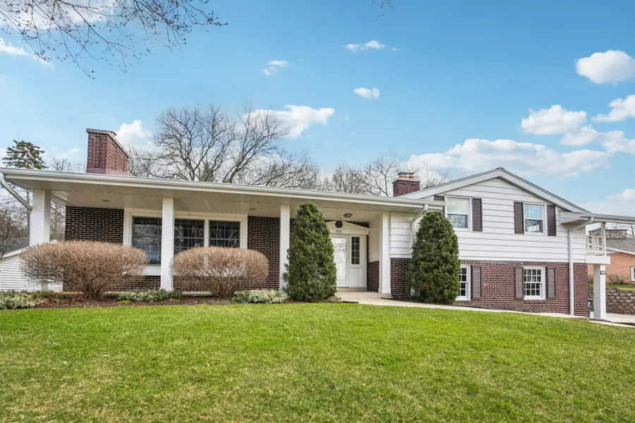 503 Westminster Dr, Waukesha, WI 53186 - #2