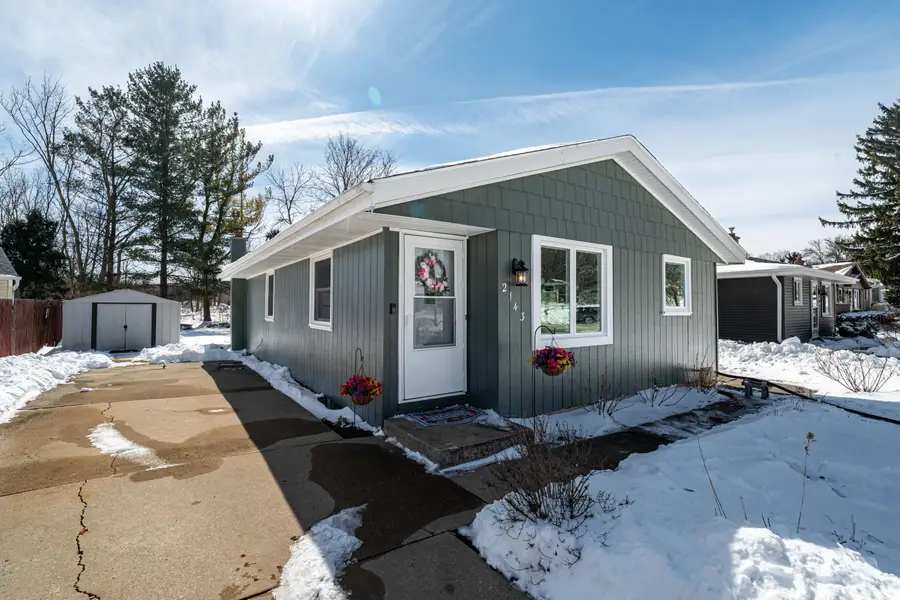 2143 Macarthur Rd, Waukesha, WI 53188 - #2