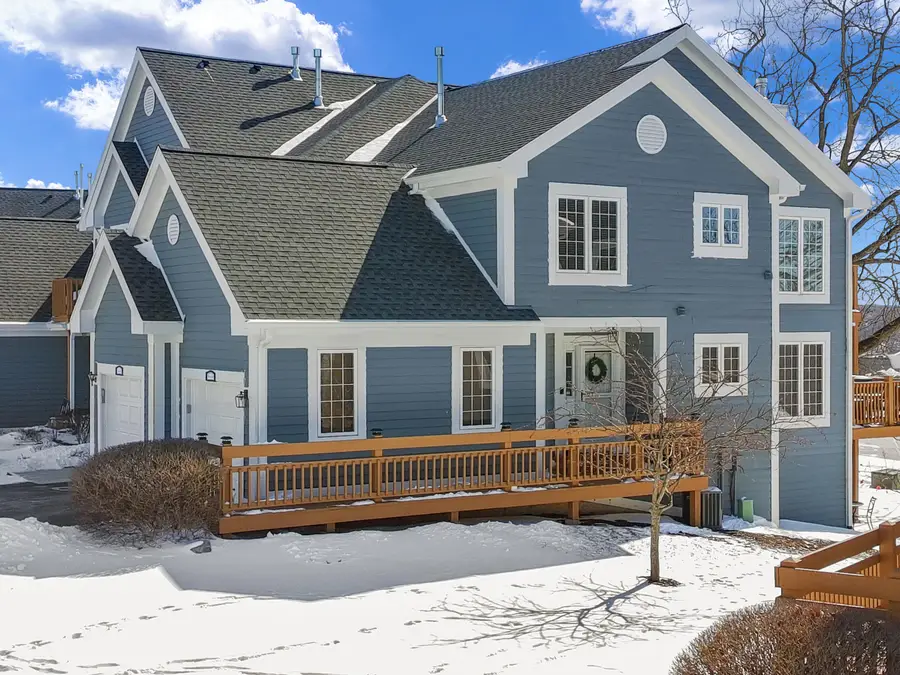 1061 Lakeland Ln, Geneva, WI 53147 - #2