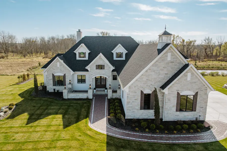 20285 Newport Ln, Brookfield, WI 53045 - #2