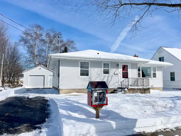 703 S 33rd St, Manitowoc, WI 54220